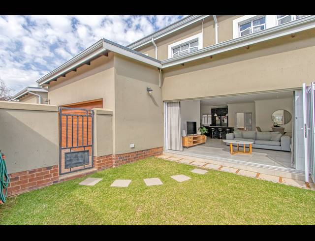3 BEDROOM TOWNHOUSE FOR SALE IN DOUGLASDALE